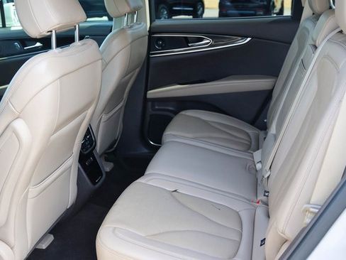 Used 2021 Lincoln Nautilus Reserve image 14