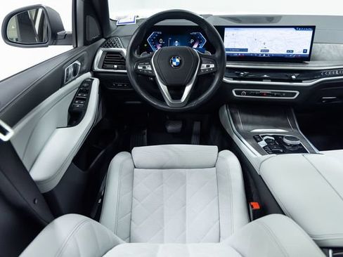 Certified 2026 BMW X5 xDrive40i AWD/4WD image 3