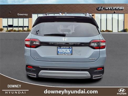 Used 2023 Honda Pilot Touring image 5