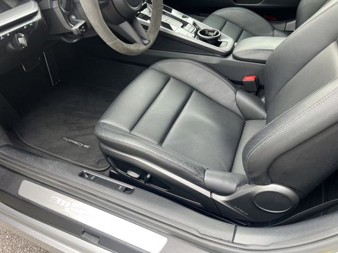 Certified 2023 Porsche 911 Carrera w/ Sportdesign Package image 18