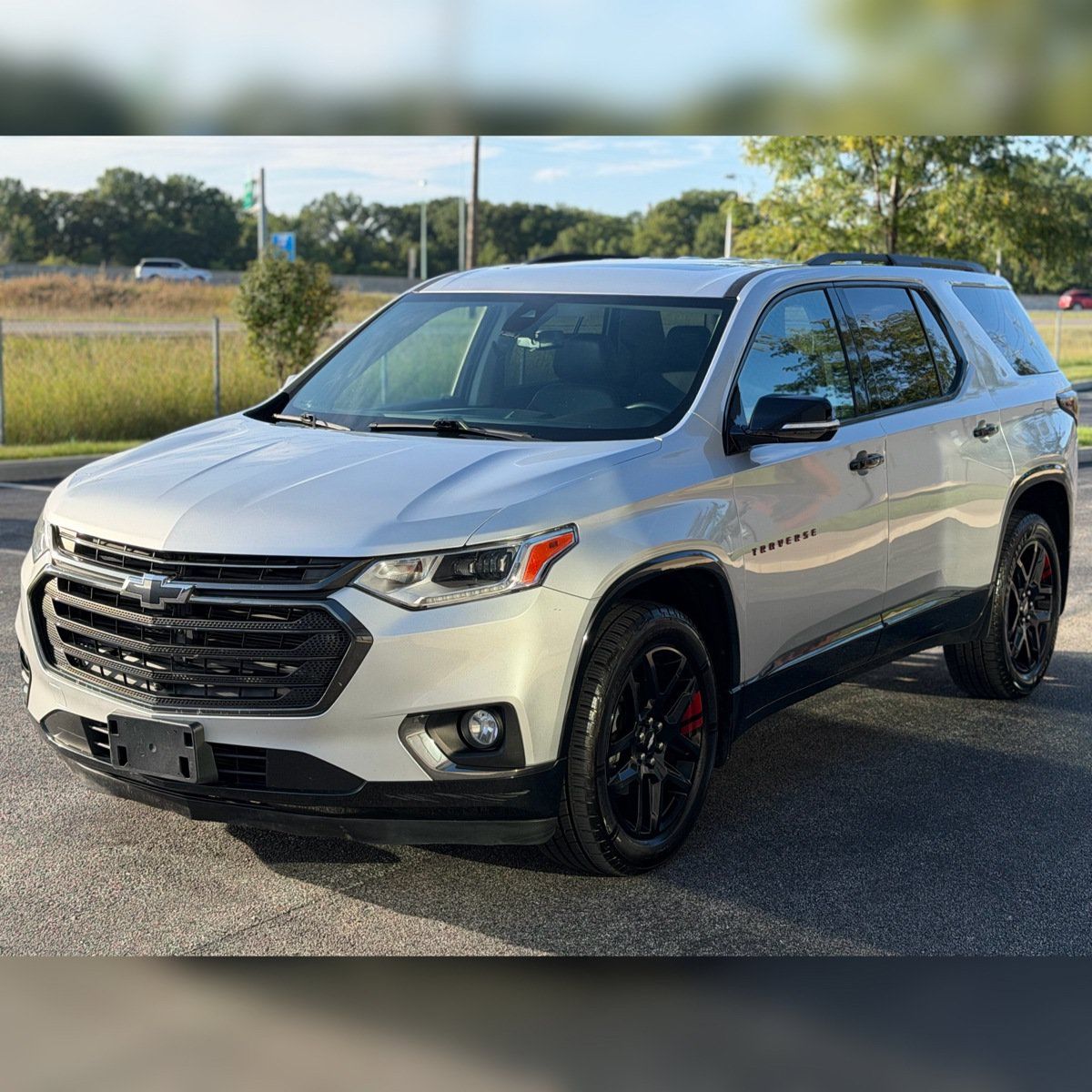 Used 2019 Chevrolet Traverse Premier w/ Redline Edition AWD/4WD image 4