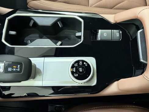 New 2026 Mitsubishi Outlander SEL image 41