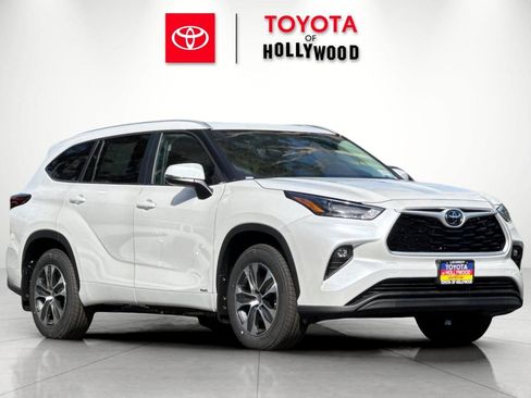 New 2026 Toyota Highlander XLE AWD/4WD image 2