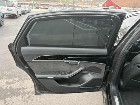 Used 2020 Audi S8 L image 14