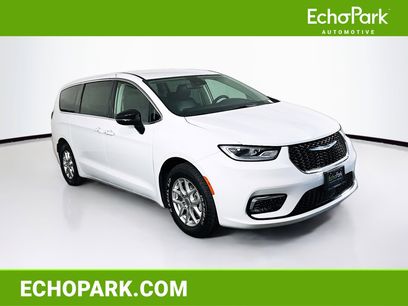Used 2024 Chrysler Pacifica Touring-L