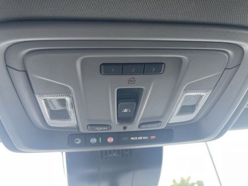 Used 2025 GMC Sierra 1500 SLE w/ Preferred Package image 31