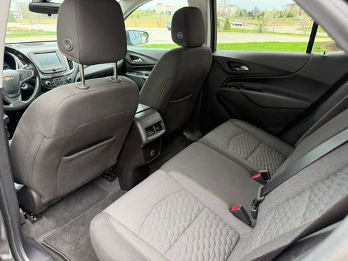 Used 2018 Chevrolet Equinox LT FWD image 16