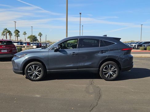 Used 2021 Toyota Venza LE image 9