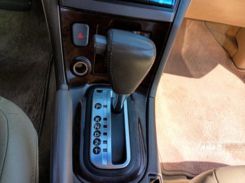 Used 2000 Nissan Maxima GLE image 28