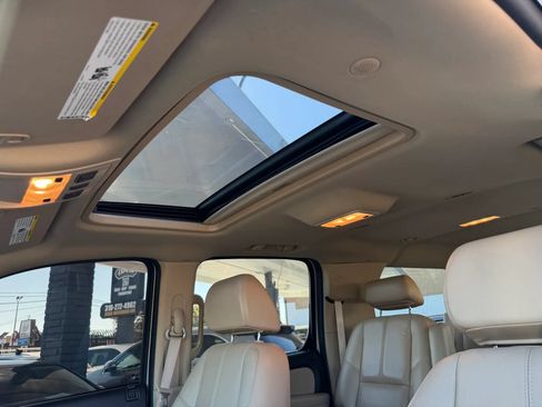 Used 2007 Chevrolet Suburban LT w/ LT Preferred Equipment Group AWD/4WD image 32
