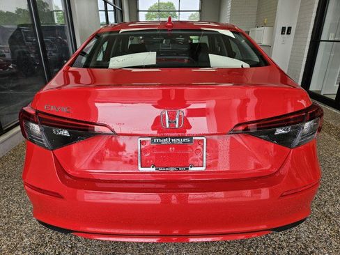 Used 2023 Honda Civic EX image 3