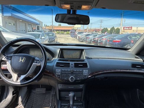 Used 2010 Honda Crosstour EX-L image 17