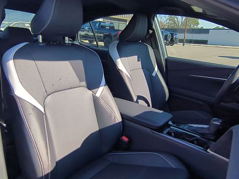 Used 2025 Toyota Camry SE image 29