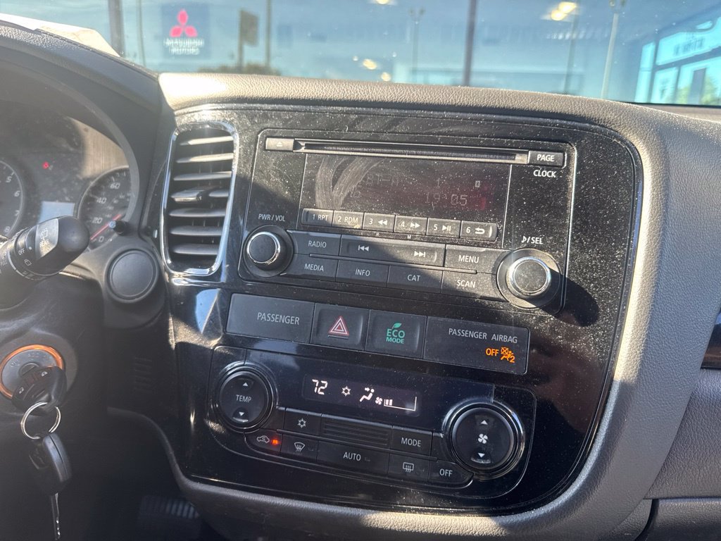 Used 2016 Mitsubishi Outlander ES FWD image 11