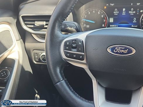 Used 2022 Ford Explorer XLT w/ Equipment Group 202A AWD/4WD image 16