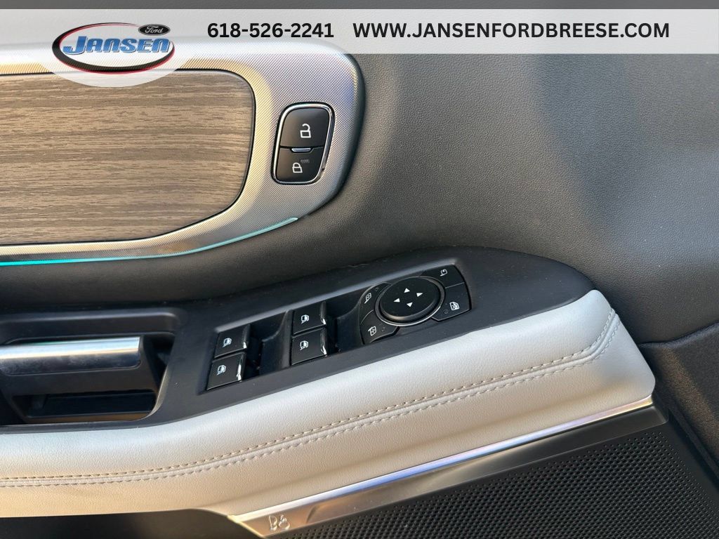 Used 2025 Ford Expedition Platinum AWD/4WD image 8