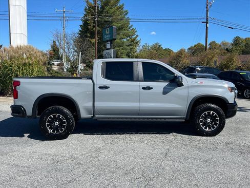 Used 2024 Chevrolet Silverado 1500 ZR2 image 2