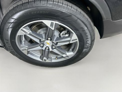Used 2025 Chevrolet Blazer LT FWD image 11
