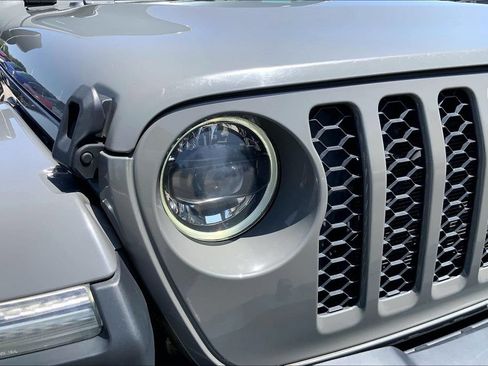 Used 2023 Jeep Gladiator Sport AWD/4WD image 30