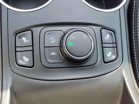 Used 2022 GMC Terrain SLE w/ Driver Convenience Package image 9