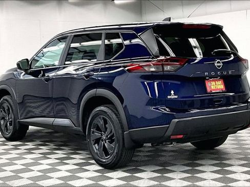 New 2026 Nissan Rogue SV FWD image 4