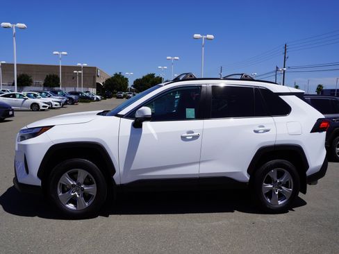 Used 2024 Toyota RAV4 XLE AWD/4WD image 6