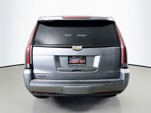 Used 2019 Cadillac Escalade Premium Luxury w/ Escalade Sport Edition image 7