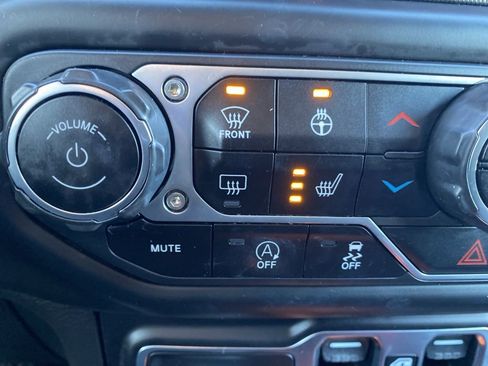 Certified 2021 Jeep Gladiator Overland image 33