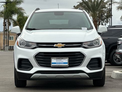Used 2022 Chevrolet Trax LT w/ LT Convenience Package image 9