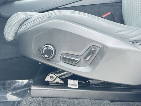 Used 2023 Volvo XC90 B6 Ultimate w/ Protection Package image 14