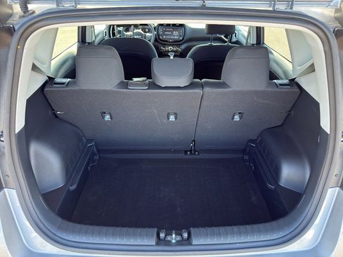 Used 2025 Kia Soul LX image 11