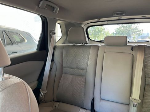 Used 2025 Nissan Rogue SV image 40