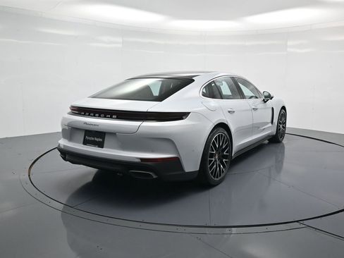 Used 2026 Porsche Panamera image 30