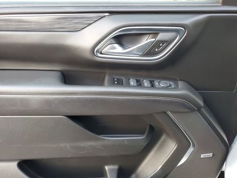 Used 2024 GMC Yukon SLT image 16