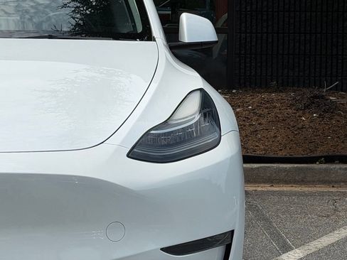 Used 2023 Tesla Model Y Long Range AWD/4WD image 5