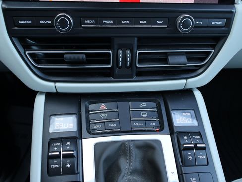 Used 2021 Porsche Macan GTS AWD/4WD image 41