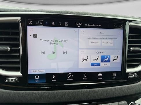 Used 2024 Chrysler Pacifica Touring-L FWD image 27