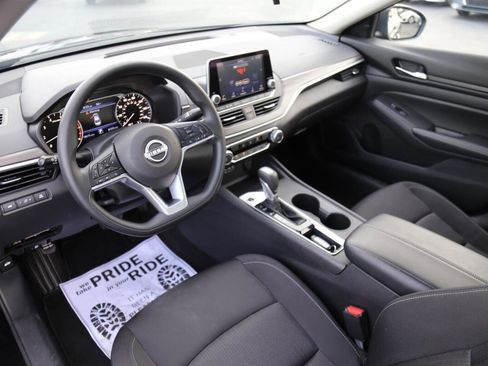 Used 2025 Nissan Altima 2.5 SV image 8