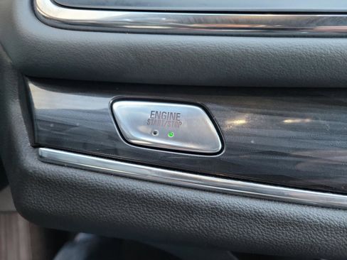 Used 2024 Buick Enclave Premium image 33