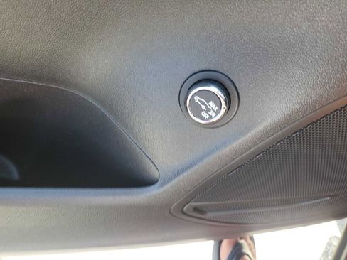 Used 2022 Buick Envision Essence w/ Safety Package image 16