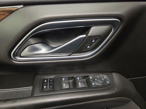 Used 2023 Chevrolet Suburban Premier RWD image 16