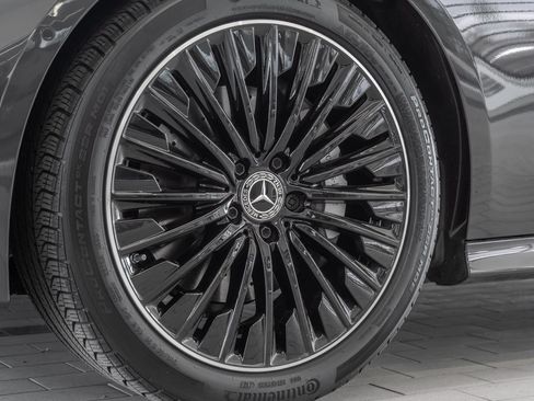 Used 2024 Mercedes-Benz CLE 300 4MATIC Cabriolet image 35