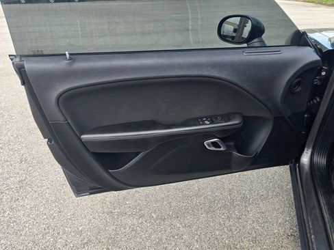 Used 2018 Dodge Challenger R/T RWD image 9