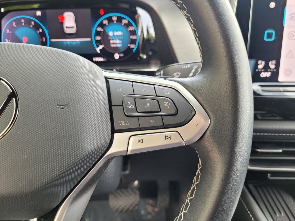 Used 2025 Volkswagen Atlas Cross Sport SE FWD image 23