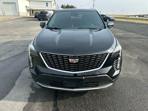 Used 2023 Cadillac XT4 Premium Luxury w/ Cold Weather Package image 8