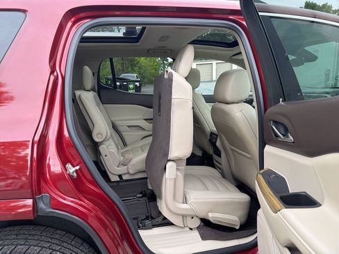 Used 2018 GMC Acadia Denali w/ Technology Package AWD/4WD image 37