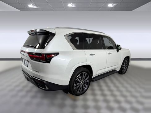 Used 2024 Lexus LX 600 4WD w/ Luxury Package image 9