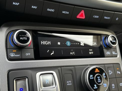 Used 2024 Hyundai Palisade Calligraphy image 21