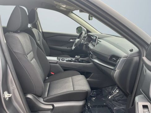 Used 2025 Nissan Rogue SV AWD/4WD image 15