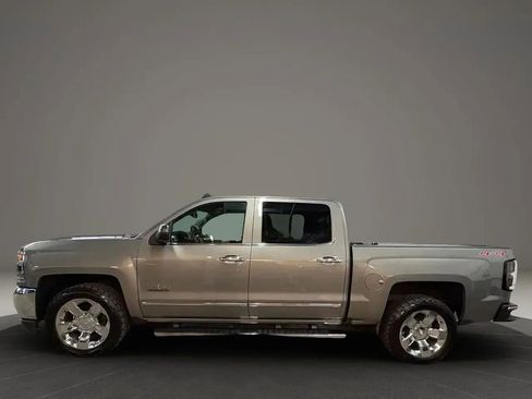 Used 2017 Chevrolet Silverado 1500 LTZ w/ Texas Edition AWD/4WD image 4